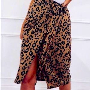 Silkfred aria wrap skirt in leopard / cheetah print